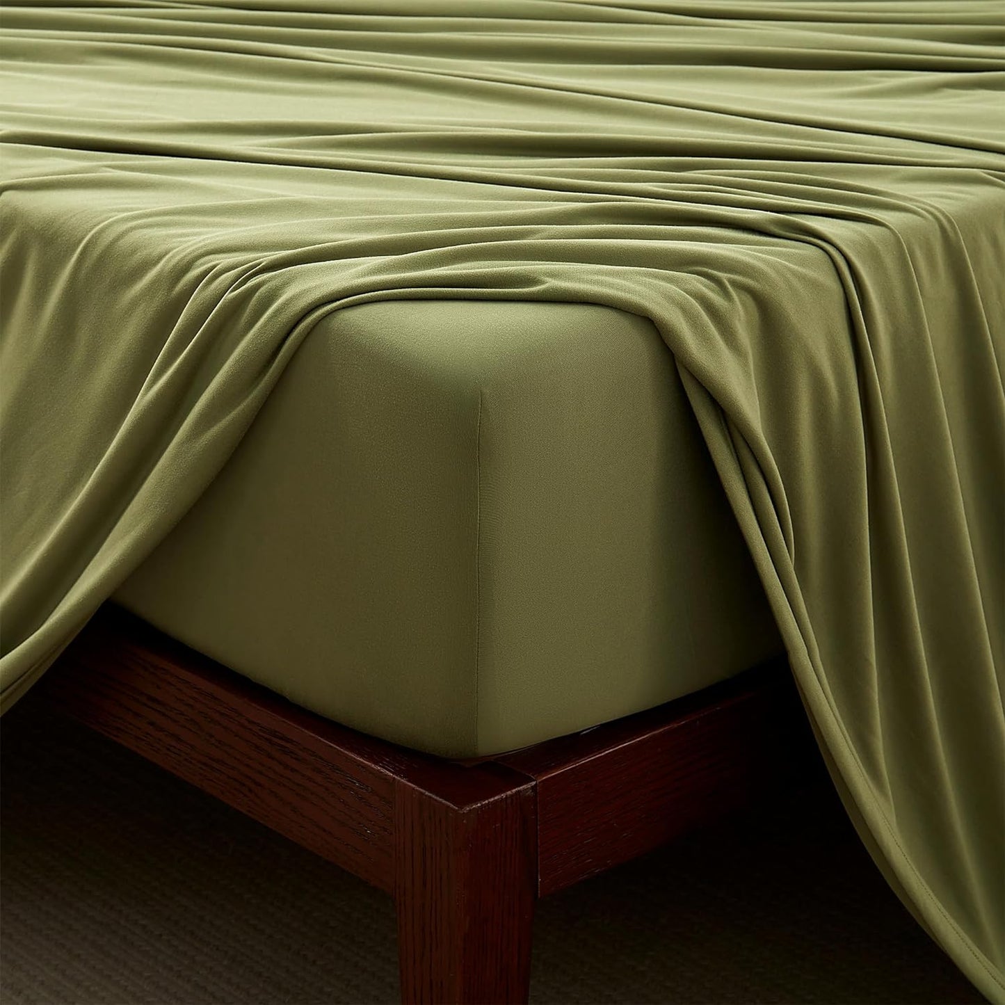 100% Microfiber Jersey Knit Sheet Set with Pillowcases-Green